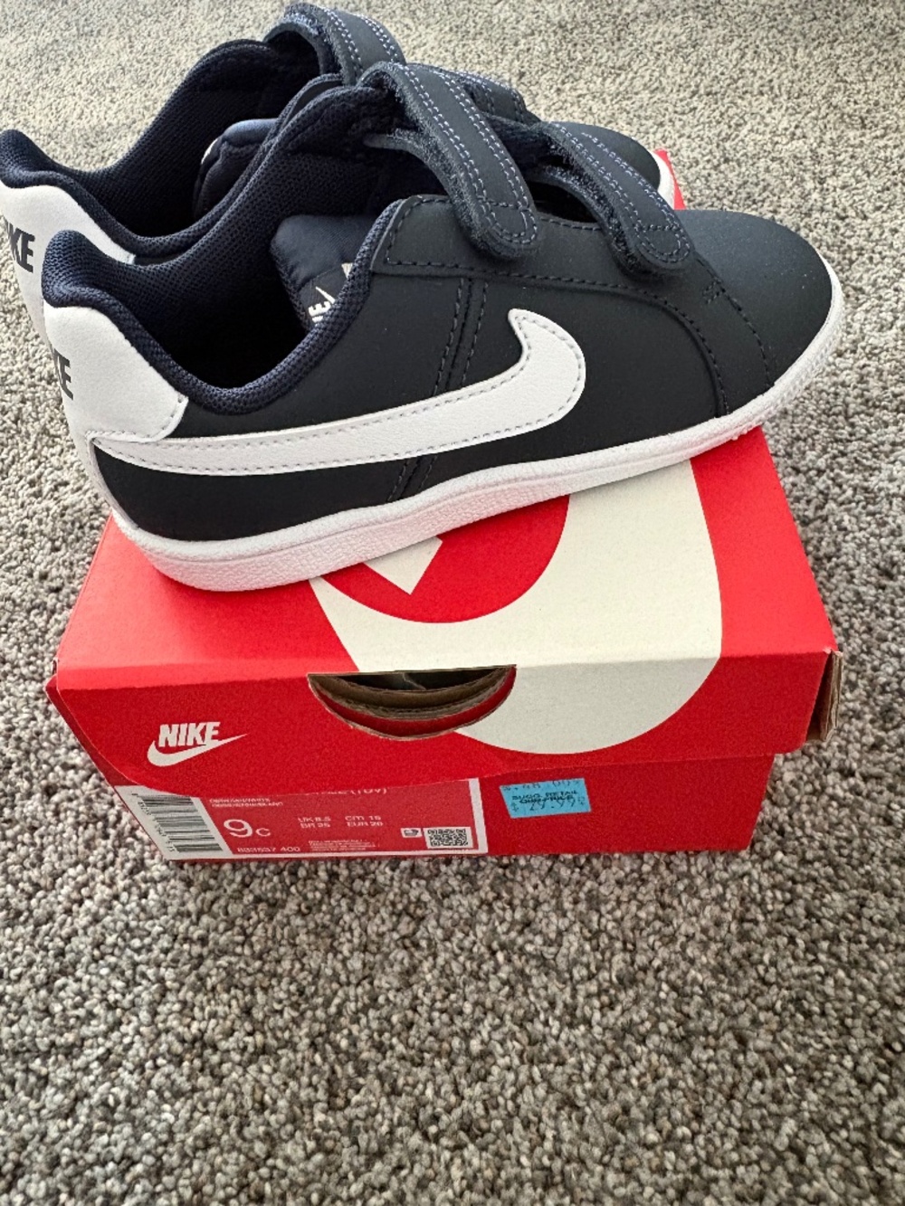 Brand new Nike toddler shoes 9C